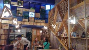 Nice decor and great atmosphere at Jalus Vegan Kitchen in Hanoi