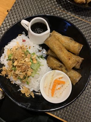 Spring roll bowl at Jalus Vegan Kitchen in Hanoi