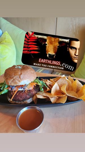 Pure Veggie Burger y salsa vinagreta de guayaba at Pure Fresh Food and Juice Bar in San Juan