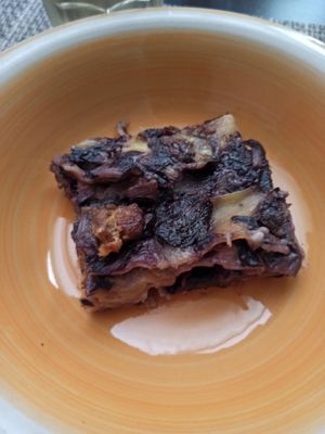 Lasagna con salsiccia veg e radicchio. Peccato la porzione un po' piccola (per me), me ne sarei mangiata una teglia 😁 at Vibrazioni Vegetali in Abbiategrasso