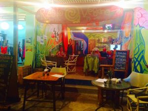 outside look at Amor Infinito in Montanita