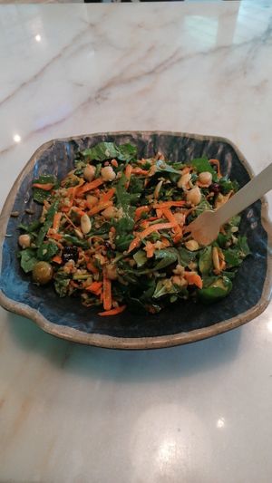 Han visto esa escena de Eat, Pray, Love de Julia diciendo "estoy teniendo una relación con esta pizza" bueno, me pasó lo mismo con esta ensalada at OJs in Amman