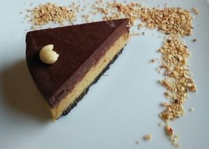 orange raw cake at cacao in Prague