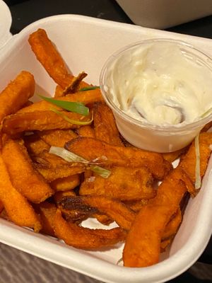 Sweet potato fries with spring onion and aioli dip at Mildreds - Camden in North West London