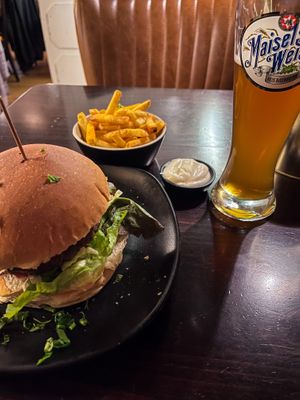 Classic vegan burger, beyond meat and home made vegan mayo  at Space Burger in Dusseldorf