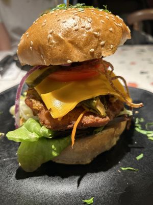 no chicken, veganen Käse  at Space Burger in Dusseldorf