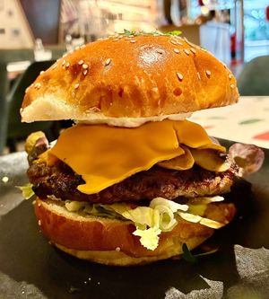 Champignon Jones burger at Space Burger in Dusseldorf