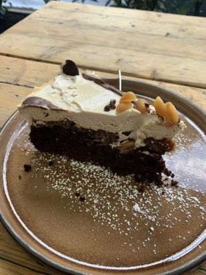 Snickers cake at Froindlichst - Winterhude in Hamburg