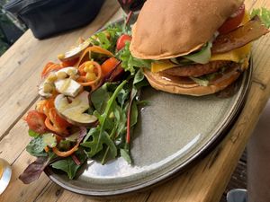 Barbie-Kuh burger at Froindlichst - Winterhude in Hamburg