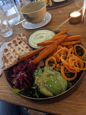 Bowl at Froindlichst - Winterhude in Hamburg