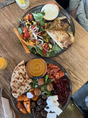 Vorspeisenteller und Burrito mit Kürbis  at Froindlichst - Winterhude in Hamburg