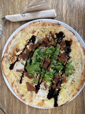 Pear Seven pizza  at Froindlichst - Winterhude in Hamburg