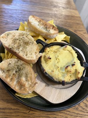 Veganer Ofen”keese” is amazing!!  at Froindlichst - Winterhude in Hamburg