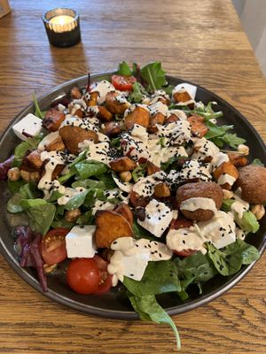 Sesamsafari bowl 🤤🤤🤤  at Froindlichst - Winterhude in Hamburg