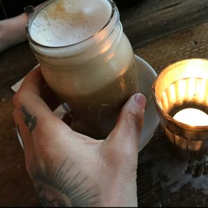 dutch windmill cookie latte coffee (soy milk) at Froindlichst - Winterhude in Hamburg