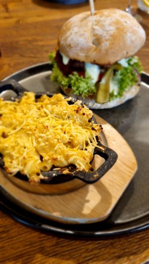 Redefine Meat Burger 🍔 at Froindlichst - Winterhude in Hamburg