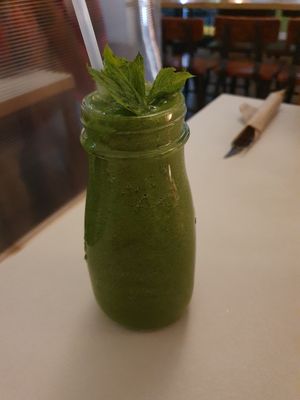 Broccoli, spinach smoothie at Froindlichst - Winterhude in Hamburg