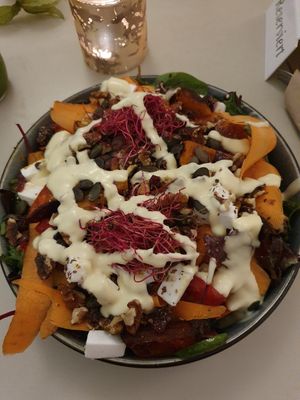 Bowl Kuno at Froindlichst - Winterhude in Hamburg