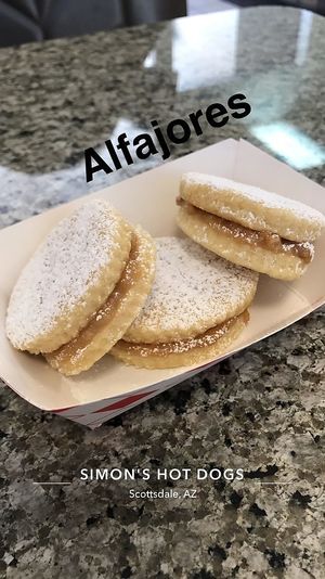 Alfajores cookies at Simon's Hot Dogs in Scottsdale