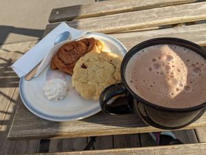 Cookies, cinnamon, hot chocolate at Against the Grain in Lyon
