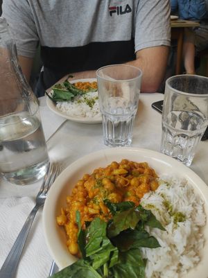 Pois chiches façon "butter chicken" at Against the Grain in Lyon