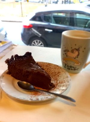 Chocolate flan and matcha latte at Against the Grain in Lyon
