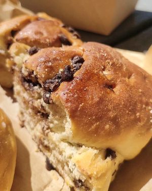 Brioche aux pépites de chocolat at Against the Grain in Lyon