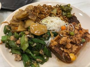 economic rice
photo credits to veggietemptation sg at Ba Xian Vegetarian in Central Singapore