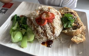 Vegetarian chicken rice  at Daily Green 吉祥素 - Aljunied in Central Singapore
