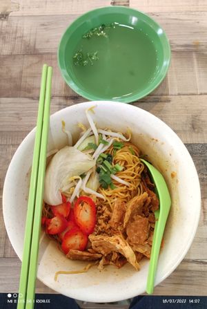 Signature Ji Xiang Noodle at Daily Green 吉祥素 - Aljunied in Central Singapore