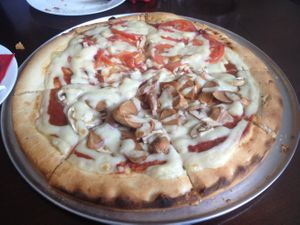 פיצה ענקית עם קבנוס מושלמת!!!!! (45 + 10-קבנוס) at Ayana in Petach Tikva