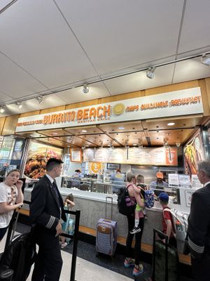 Wide shot  at ORD - Burrito Beach & B Smooth - T3 in Chicago