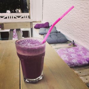 Purple mylk-shake - vegan at OWL Organic Market in San Pedro De Alcantara