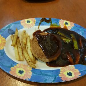 Steak Jamur Lada Hitam at Lusidus in Yogyakarta