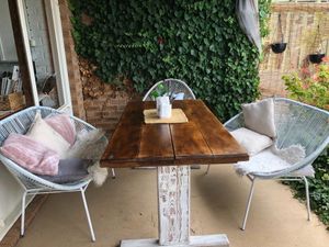 Outdoor seating at Diggers Vegie Kitchen in Anglesea