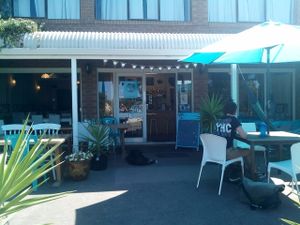 Beautiful and quaint patio. at Diggers Vegie Kitchen in Anglesea