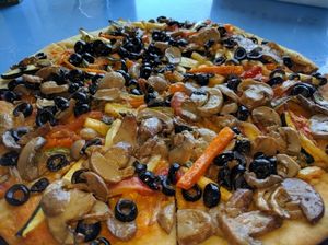 Vegan Pizza at Sandbar in San Pedro