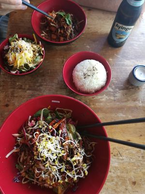 Two different vegan plates at Fei Scho in Munich