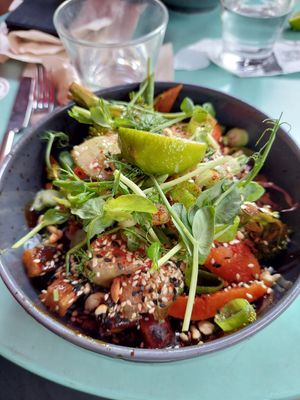 Tempeh-bowl. at Mahalo - Hornsgatan in Stockholm