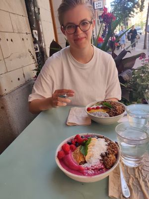 Smoothie bowls and lovely company. at Mahalo - Hornsgatan in Stockholm