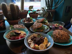 Smoothie bowls & sandwhiches at Mahalo - Hornsgatan in Stockholm
