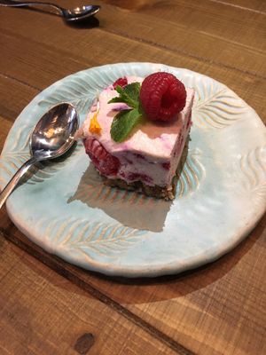 Rasberry raw cake at Mahalo - Hornsgatan in Stockholm