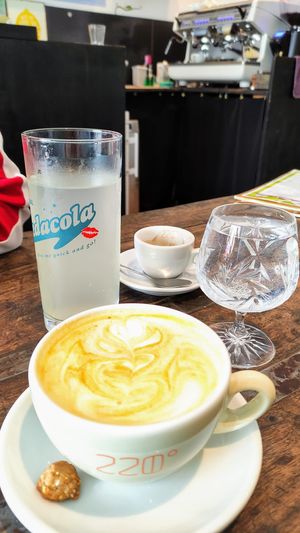 Gute Getränkekarte mit Kurkumamilch at GustaV in Salzburg