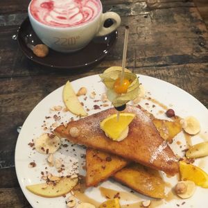 French toast and beet latte at GustaV in Salzburg