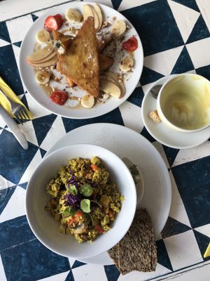 French toast and tofu scramble with nutty bread and butter-like spread at GustaV in Salzburg