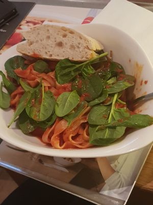 Pomodoro: Signature homemade tomato sauce with onions, cherry tomatoes and added spinach at Vapiano in Surfers Paradise