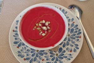 Gaspatxo de remolatxa at Kombu in Sant Cugat Del Valles