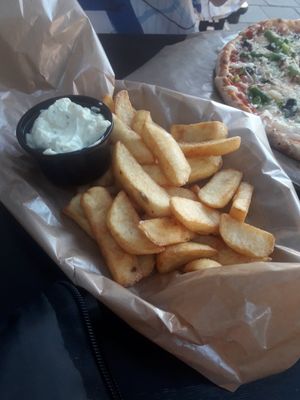 Chips with vegan mayo at Green Bus in Wroclaw