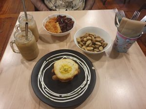 Iced Brown Sugar Lattes, Fried pickles, mac and cheese with not rib bites and a Sausage and egg stack at Sweet Release in Wellington