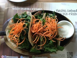 Vegan tacos made with soy meat at 100% Natural in Cancun